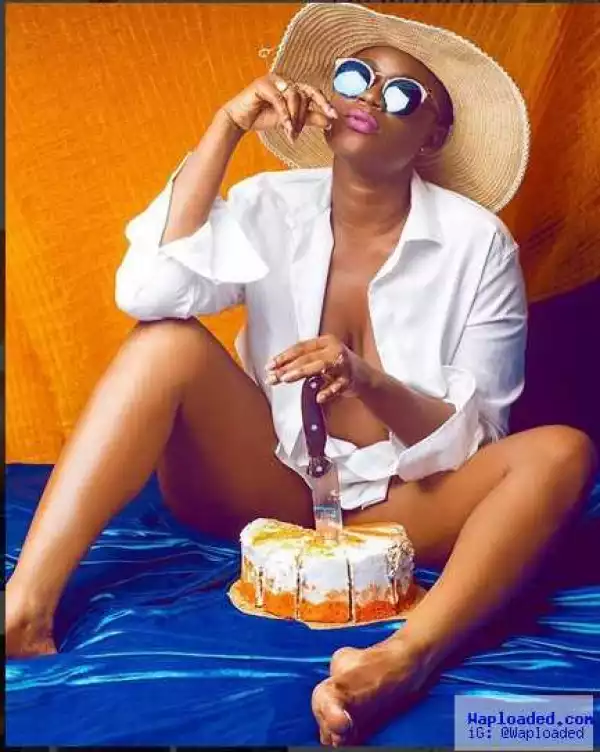 Photos: Ghanaian Actress Celebrates 30th Birthday With Pantless & Braless Photos